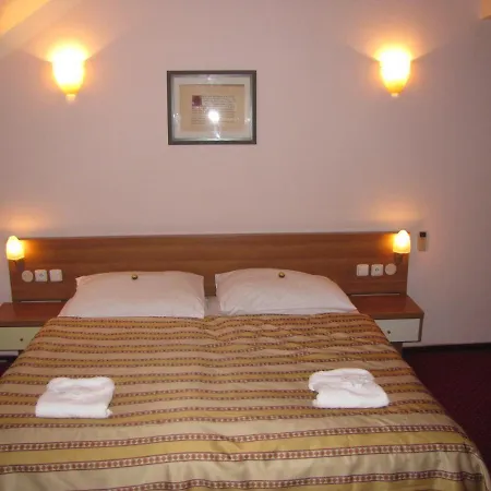 Select Hotel 3*