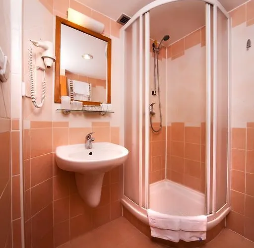Select Hotell 3*