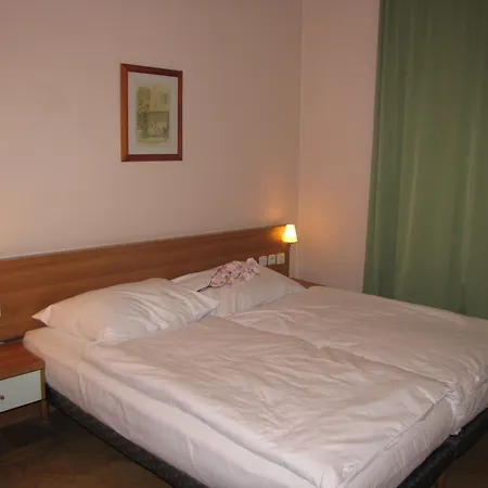 Select Hotel 3*
