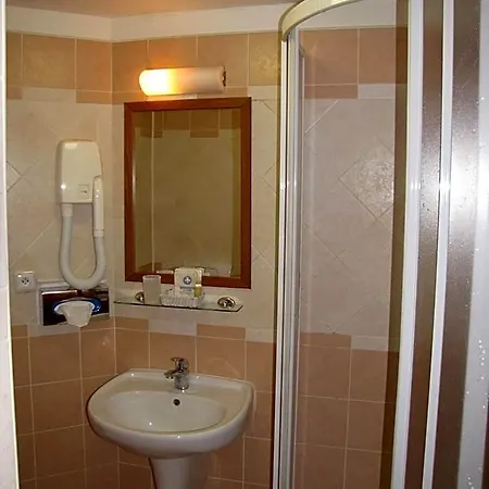 Select Hotel 3*