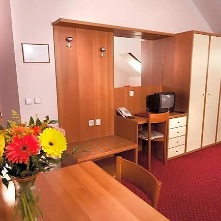 Select Praga