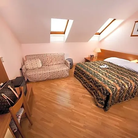 Select 3* Praga