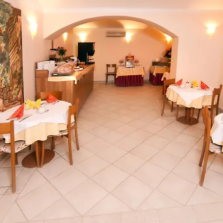 Select 3* Prague