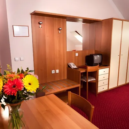 Select Hotel