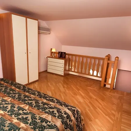 Select Hotel