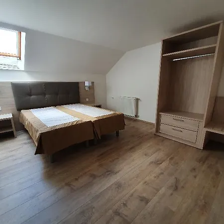 Select Hotel 3*