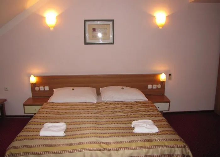 Select Hotel 3*