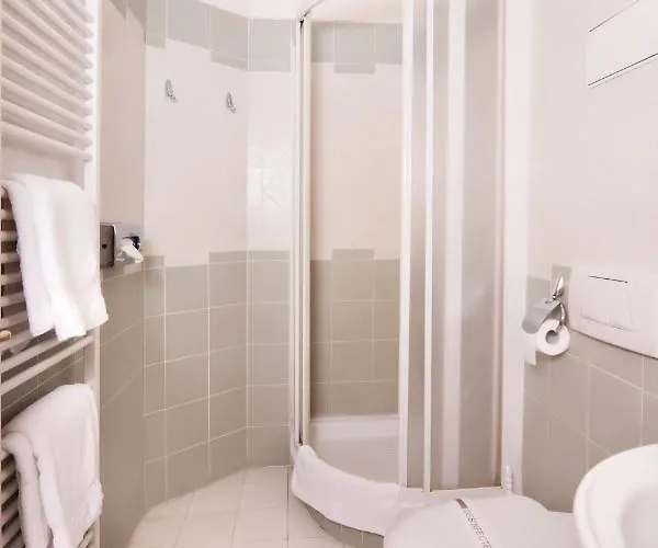 Select Hotel 3*